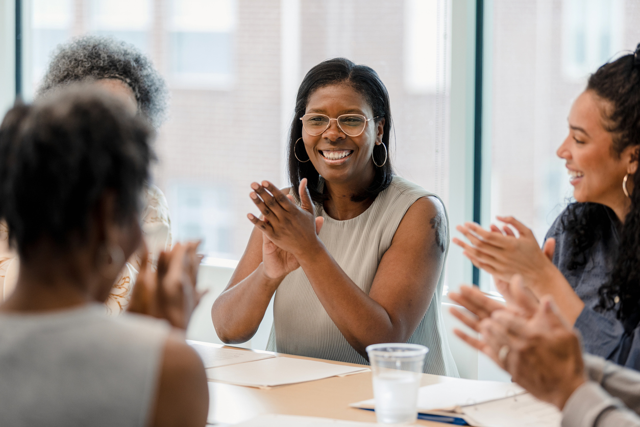 The Right Way to Brag About Your Company's Volunteer Work